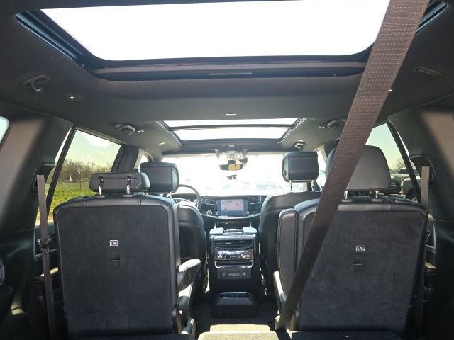 Used 2022 Jeep Wagoneer Series III w/ Premium Group I image 17