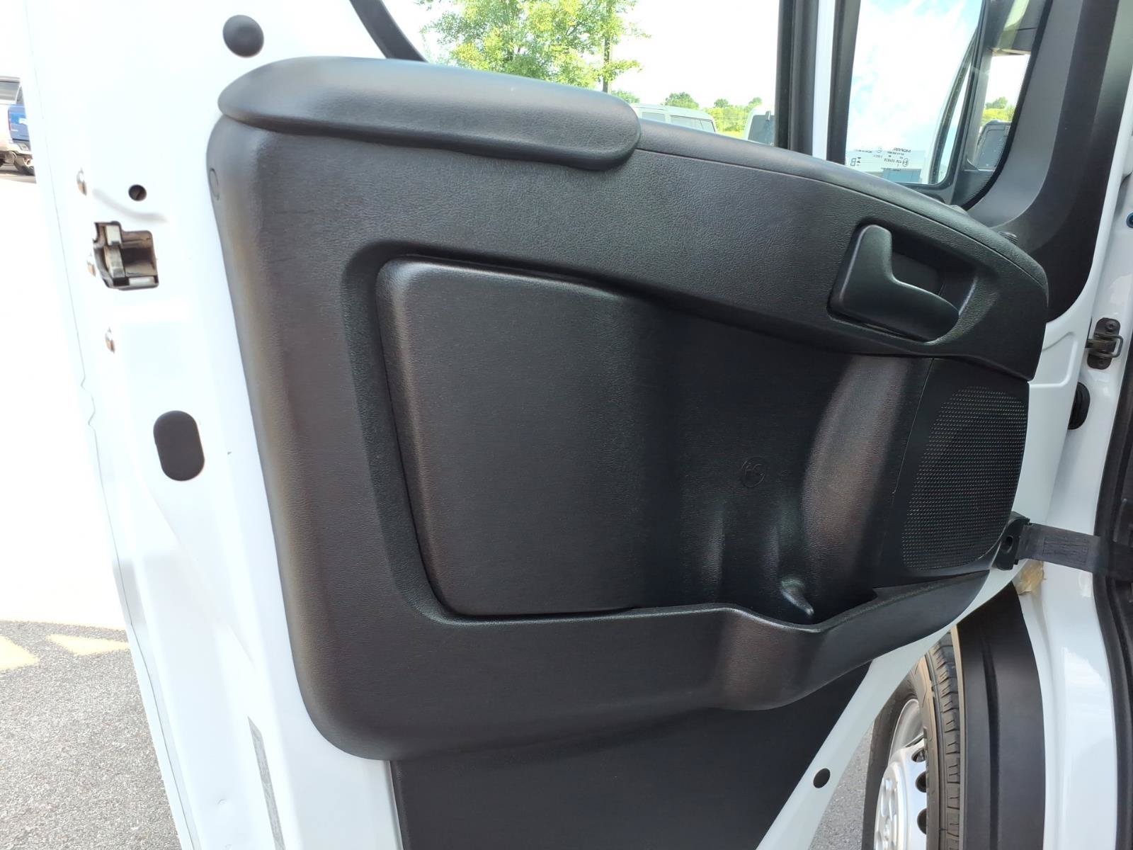 Used 2024 RAM ProMaster 2500 w/ Convenience Group FWD image 11
