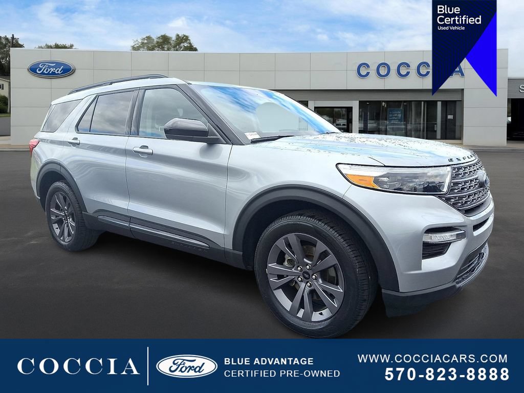 Certified 2023 Ford Explorer XLT w/ Equipment Group 202A AWD/4WD image 3