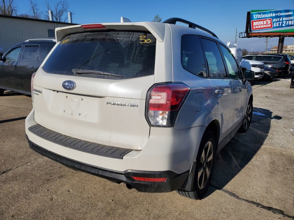 Used 2018 Subaru Forester 2.5i Premium w/ All-Weather Package image 4