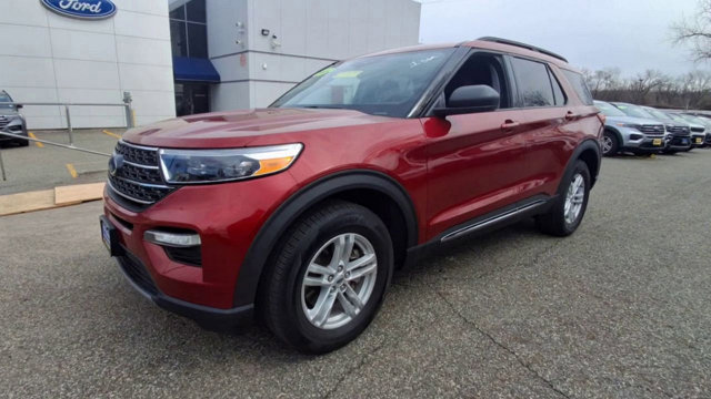 Certified 2022 Ford Explorer XLT w/ Equipment Group 202A image 4