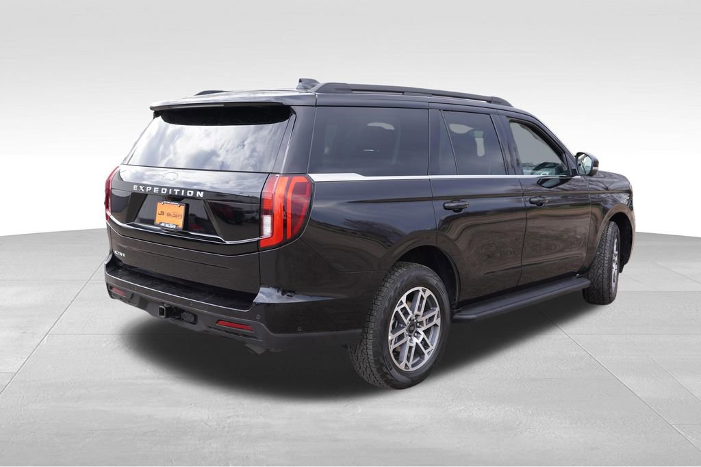 Certified 2025 Ford Expedition Active AWD/4WD image 5