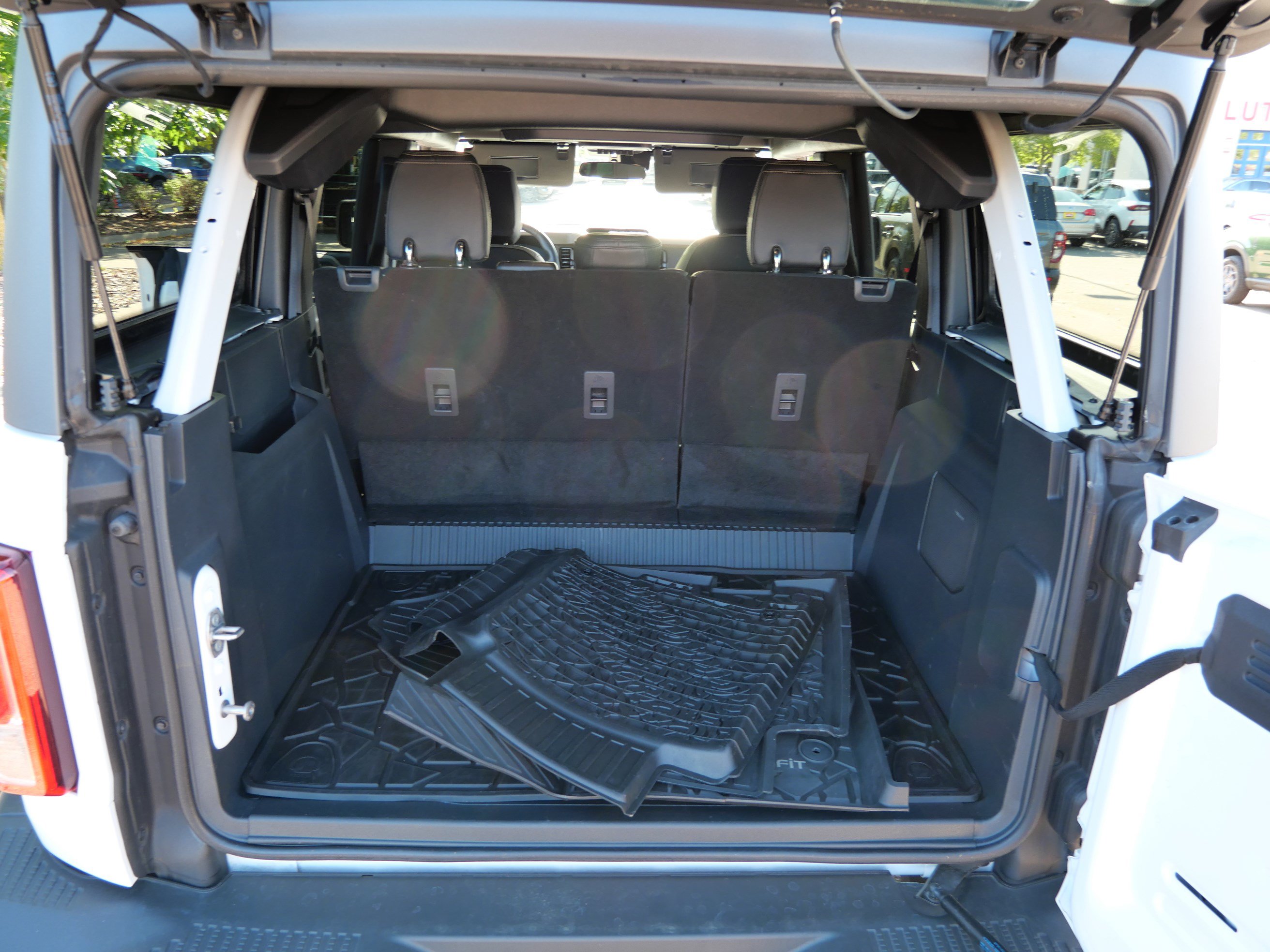 Certified 2025 Ford Bronco Big Bend w/ Black Diamond Package AWD/4WD image 18