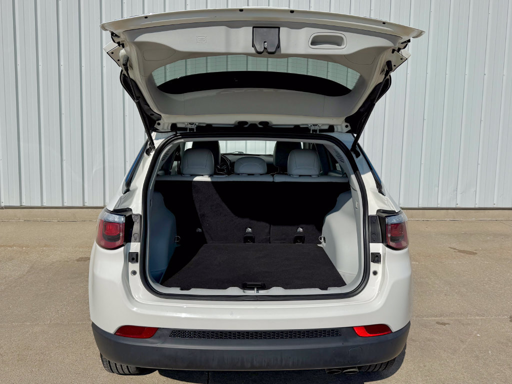 Used 2020 Jeep Compass Limited AWD/4WD image 16