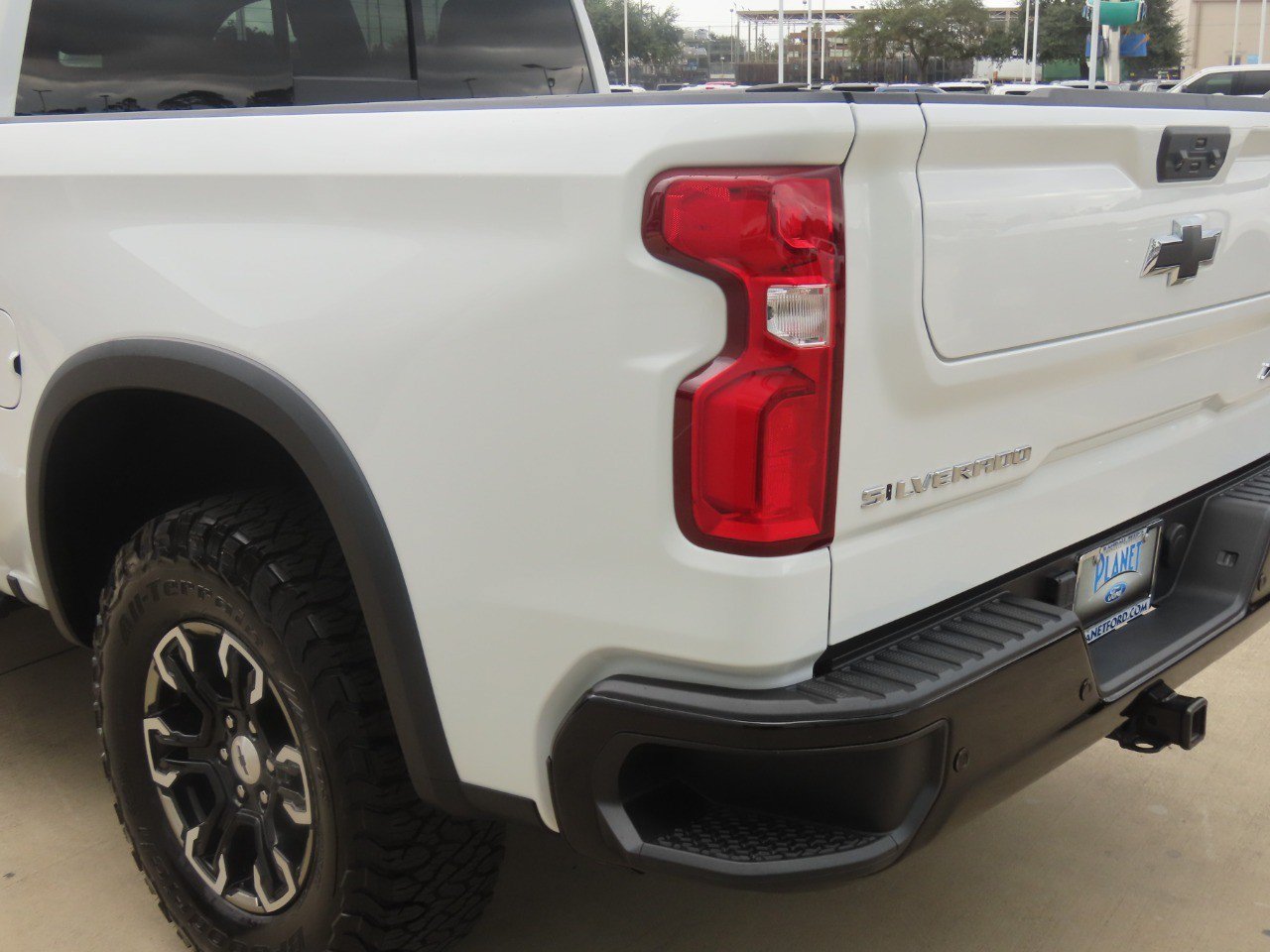 Used 2024 Chevrolet Silverado 1500 ZR2 w/ Technology Package AWD/4WD image 15