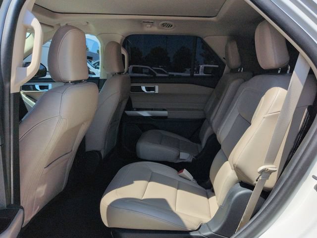 Certified 2024 Ford Explorer XLT w/ Equipment Group 202A RWD image 17