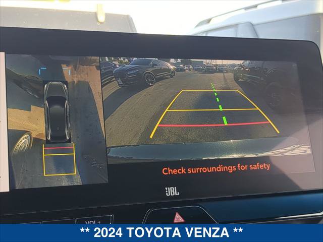 Used 2024 Toyota Venza Limited AWD/4WD image 18