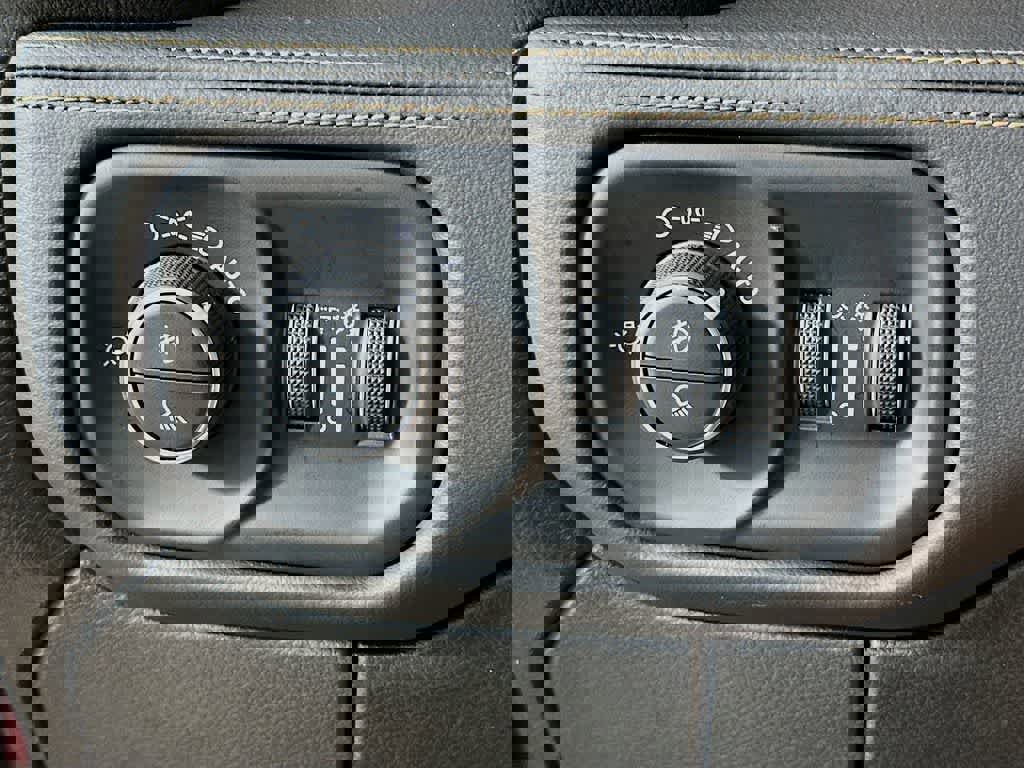 Used 2024 RAM 3500 Limited image 26