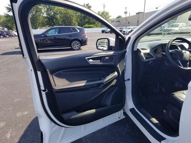 Certified 2024 Ford Edge Titanium w/ Equipment Group 301A AWD/4WD image 11