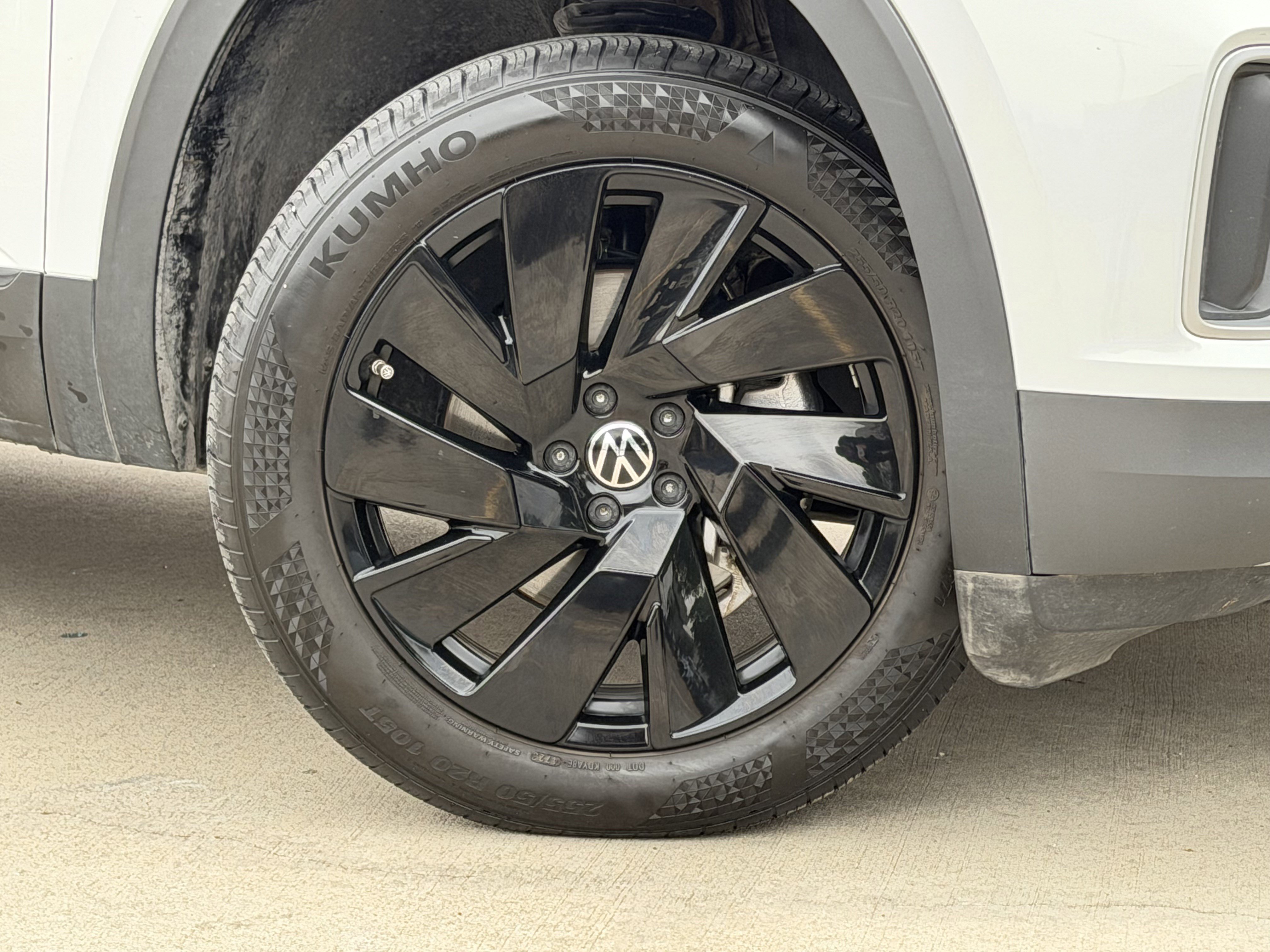 Used 2024 Volkswagen Atlas SE FWD image 9