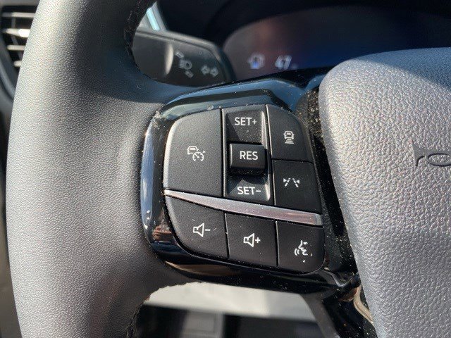 Certified 2024 Ford Escape Platinum w/ Premium Technology Package image 25