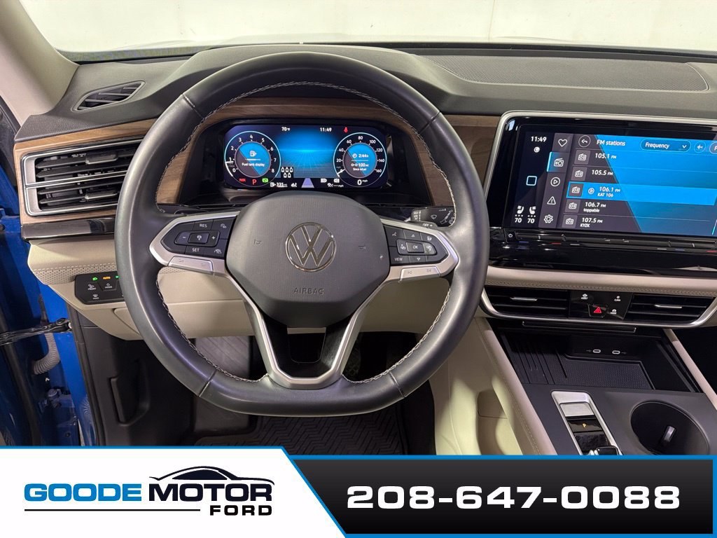 Used 2025 Volkswagen Atlas SE AWD/4WD image 12