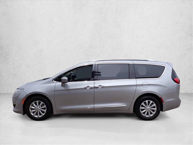 Used 2018 Chrysler Pacifica Touring-L FWD video 2