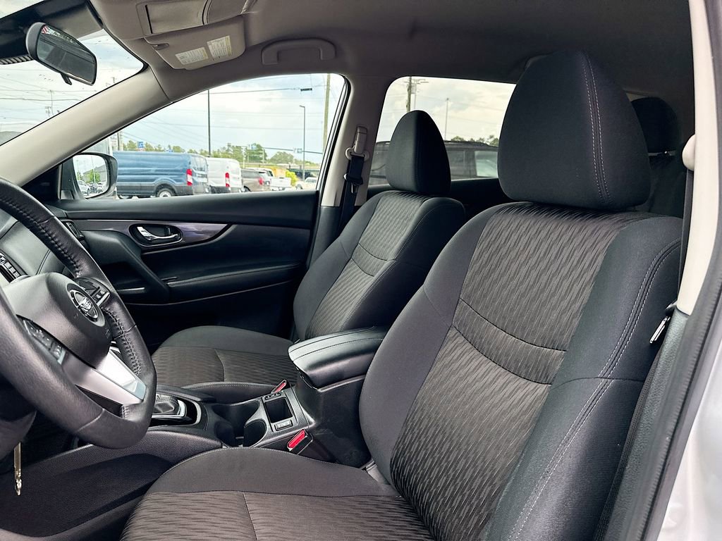 Used 2020 Nissan Rogue S w/ Special Edition Package FWD image 8