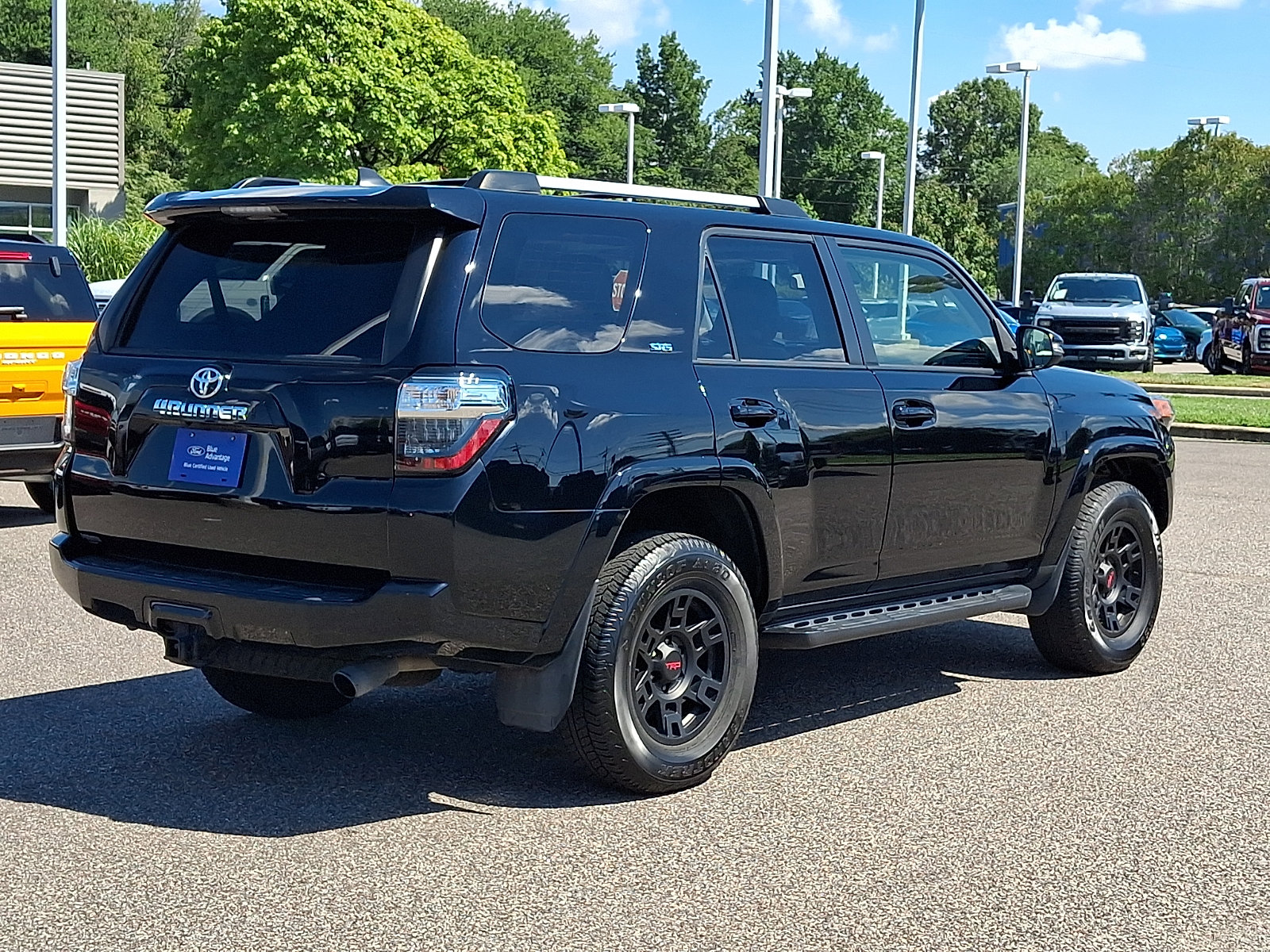 Used 2023 Toyota 4Runner SR5 Premium w/ Moonroof Package AWD/4WD image 11