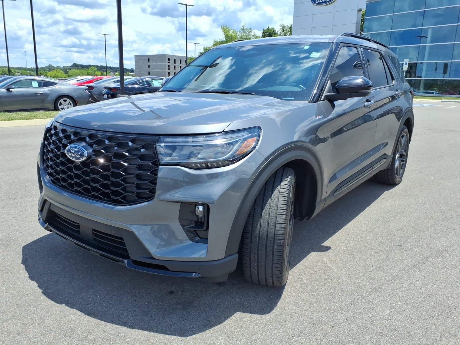 Certified 2025 Ford Explorer ST-Line w/ Premium Package RWD image 7
