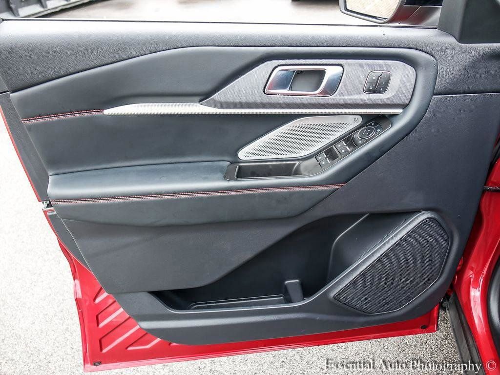 Certified 2025 Ford Explorer ST image 23