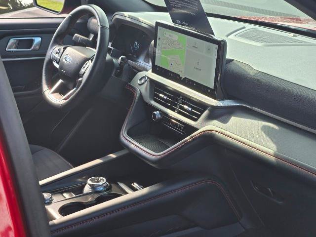 Certified 2025 Ford Explorer ST-Line AWD/4WD image 9