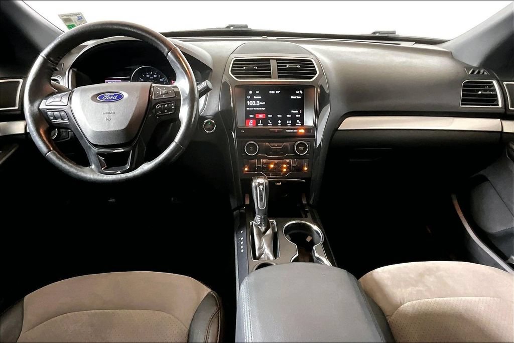Certified 2017 Ford Explorer XLT w/ Equipment Group 202A FWD image 11