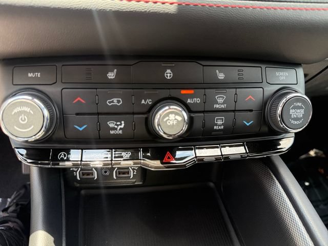 Used 2025 Dodge Durango GT AWD/4WD image 6