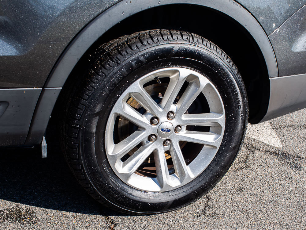 Certified 2017 Ford Explorer XLT w/ Equipment Group 201A image 6