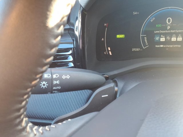 Used 2025 Toyota Camry SE FWD image 24