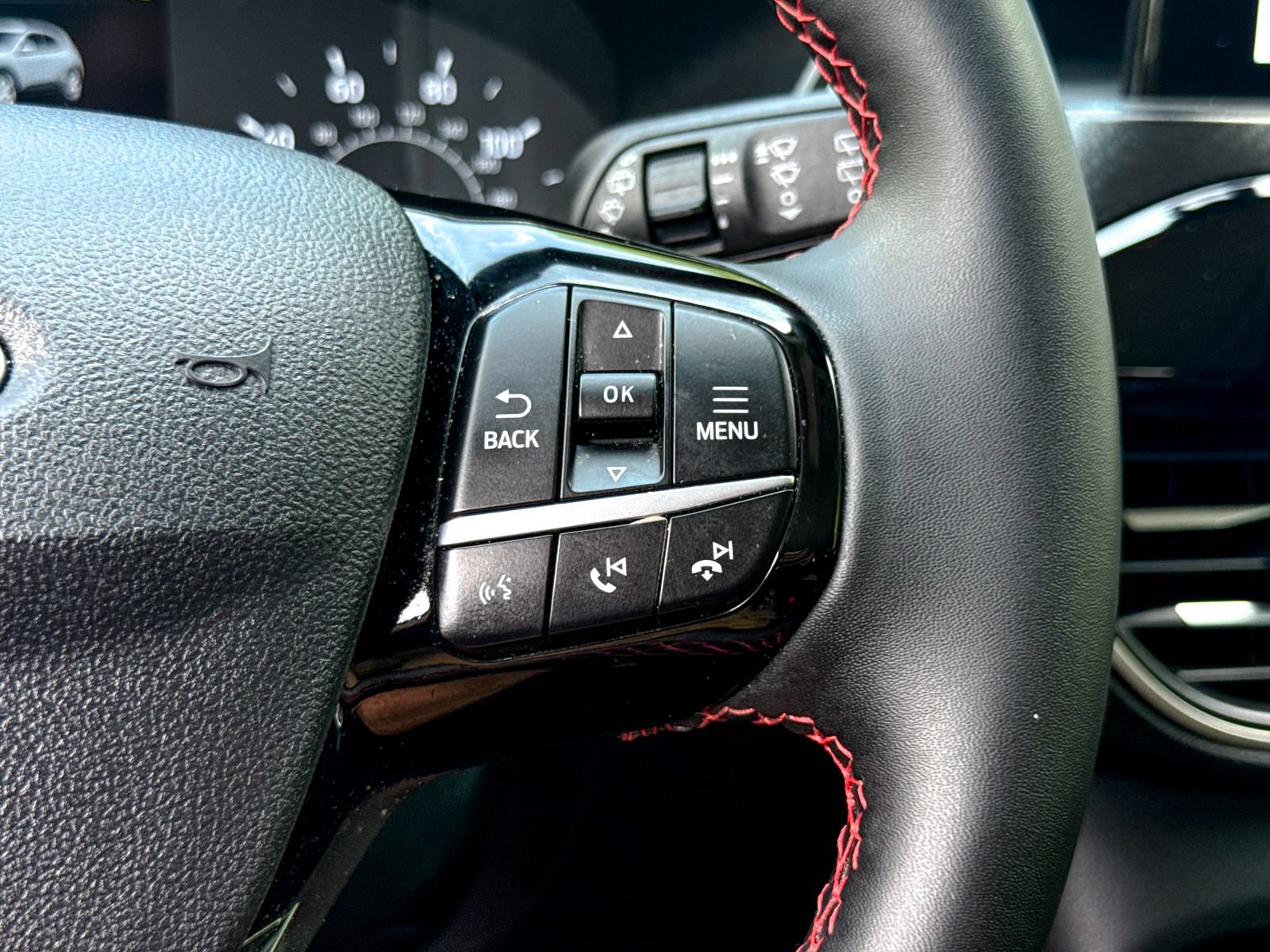 Certified 2022 Ford Escape SEL w/ SEL Stealth AWD Package image 41