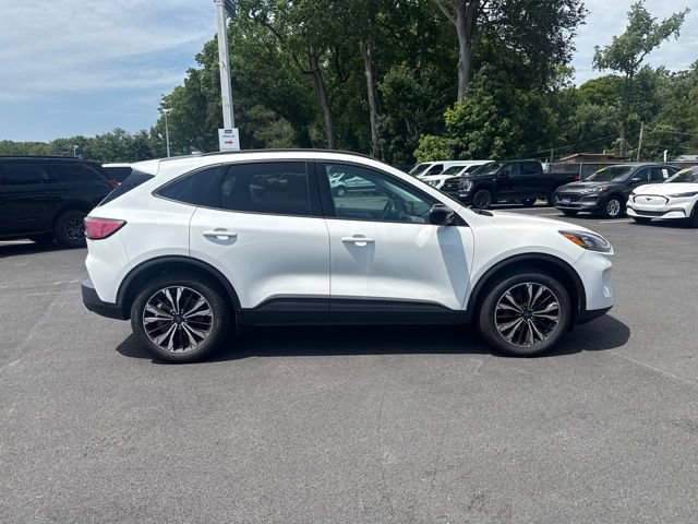 Certified 2022 Ford Escape SE w/ SE Sport Appearance Package AWD/4WD image 11