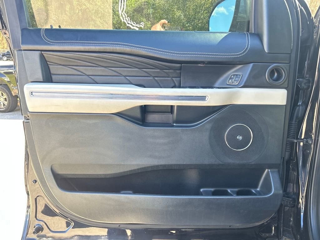 Certified 2021 Ford Expedition Platinum image 9