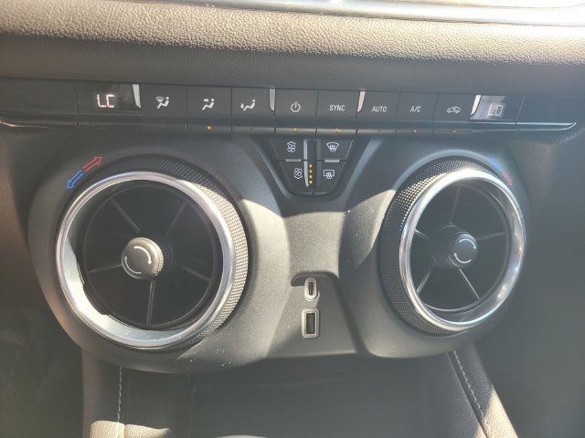 Used 2023 Chevrolet Blazer LT FWD image 23