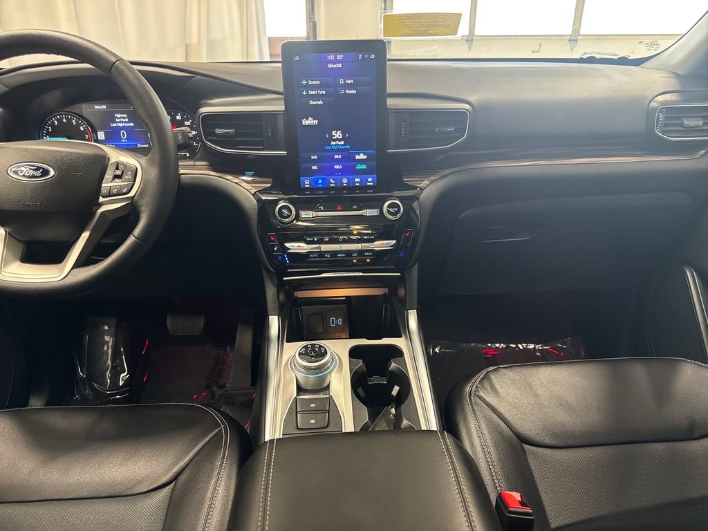 Certified 2023 Ford Explorer Limited w/ Limited Technology Package AWD/4WD image 18