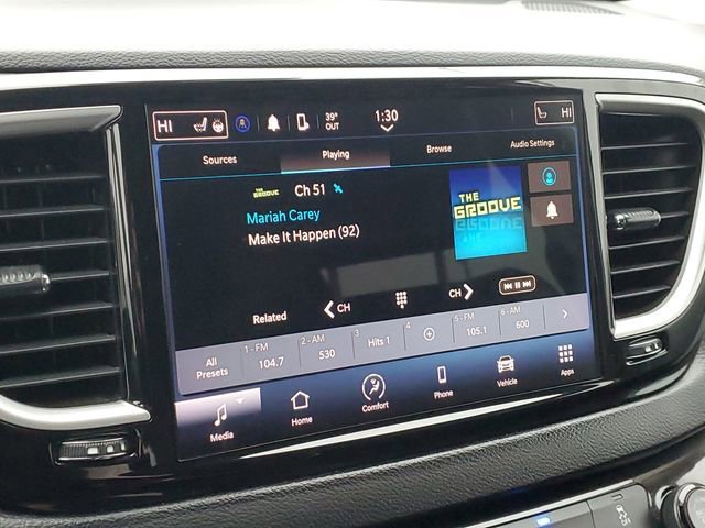 Used 2022 Chrysler Pacifica Touring-L image 14