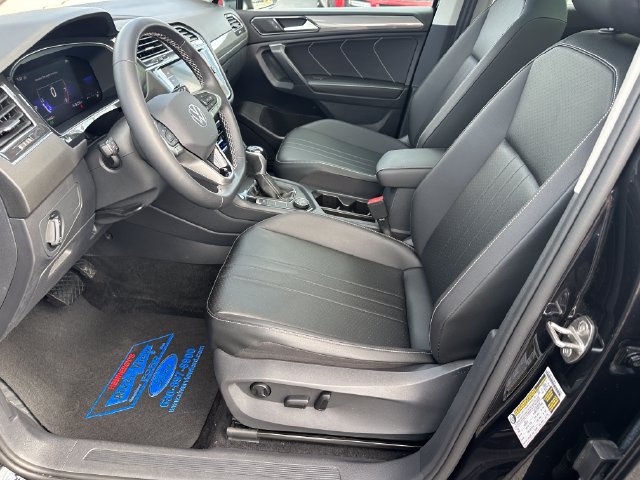 Used 2023 Volkswagen Tiguan SE AWD/4WD image 18