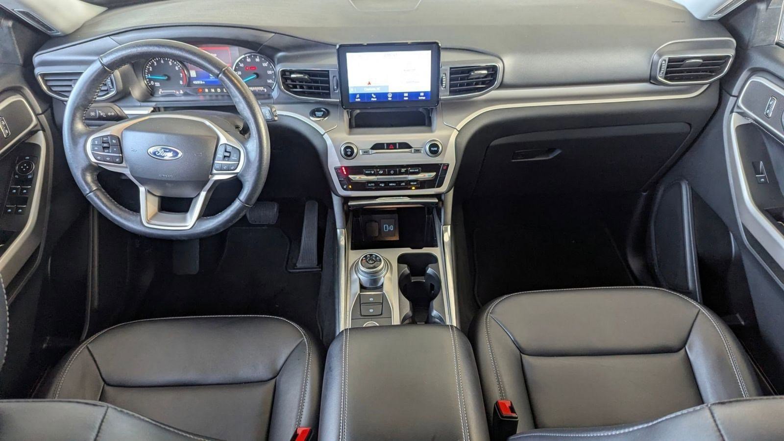 Certified 2022 Ford Explorer XLT w/ Equipment Group 202A image 14