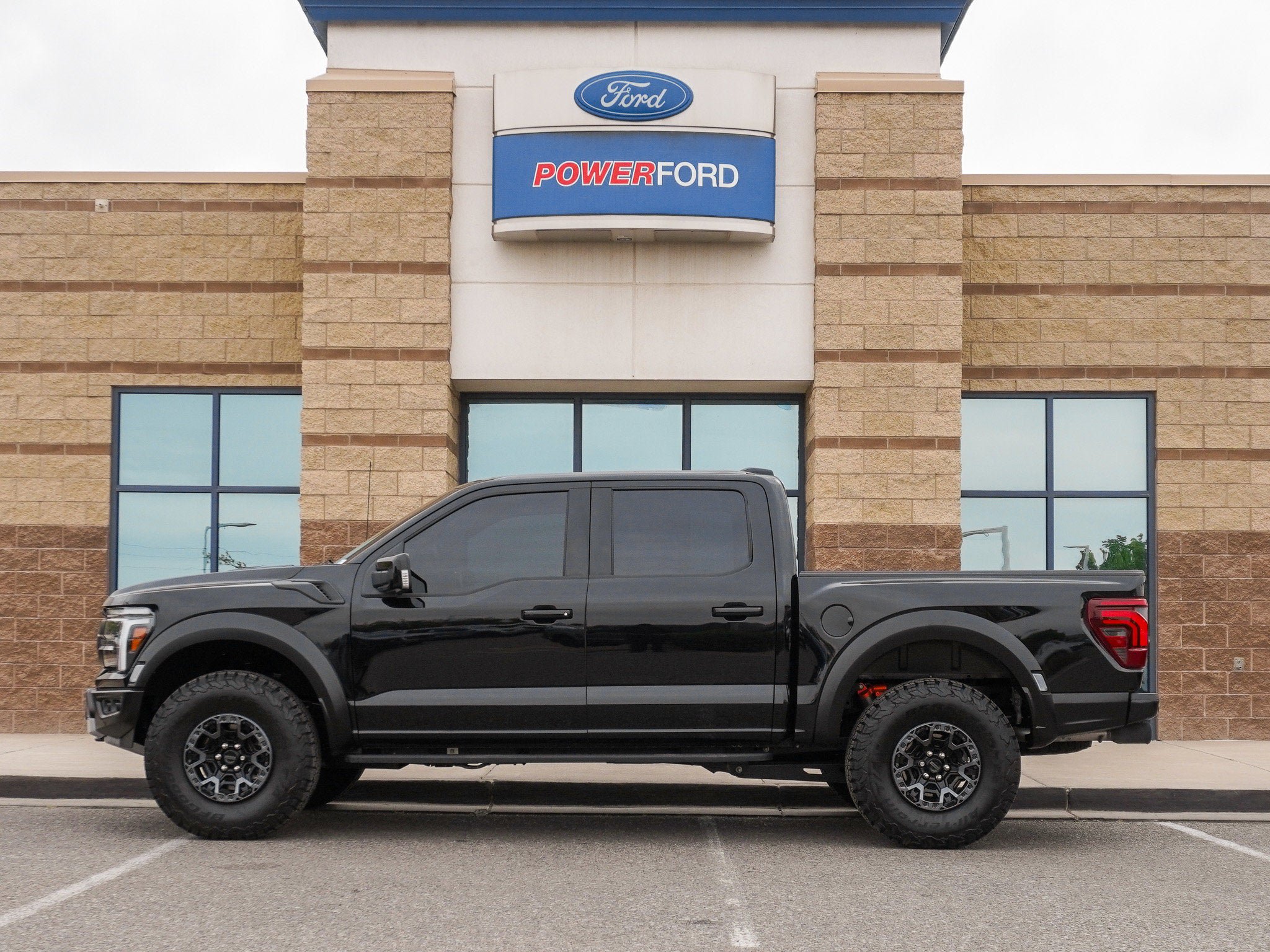 Certified 2025 Ford F150 Raptor AWD/4WD image 9