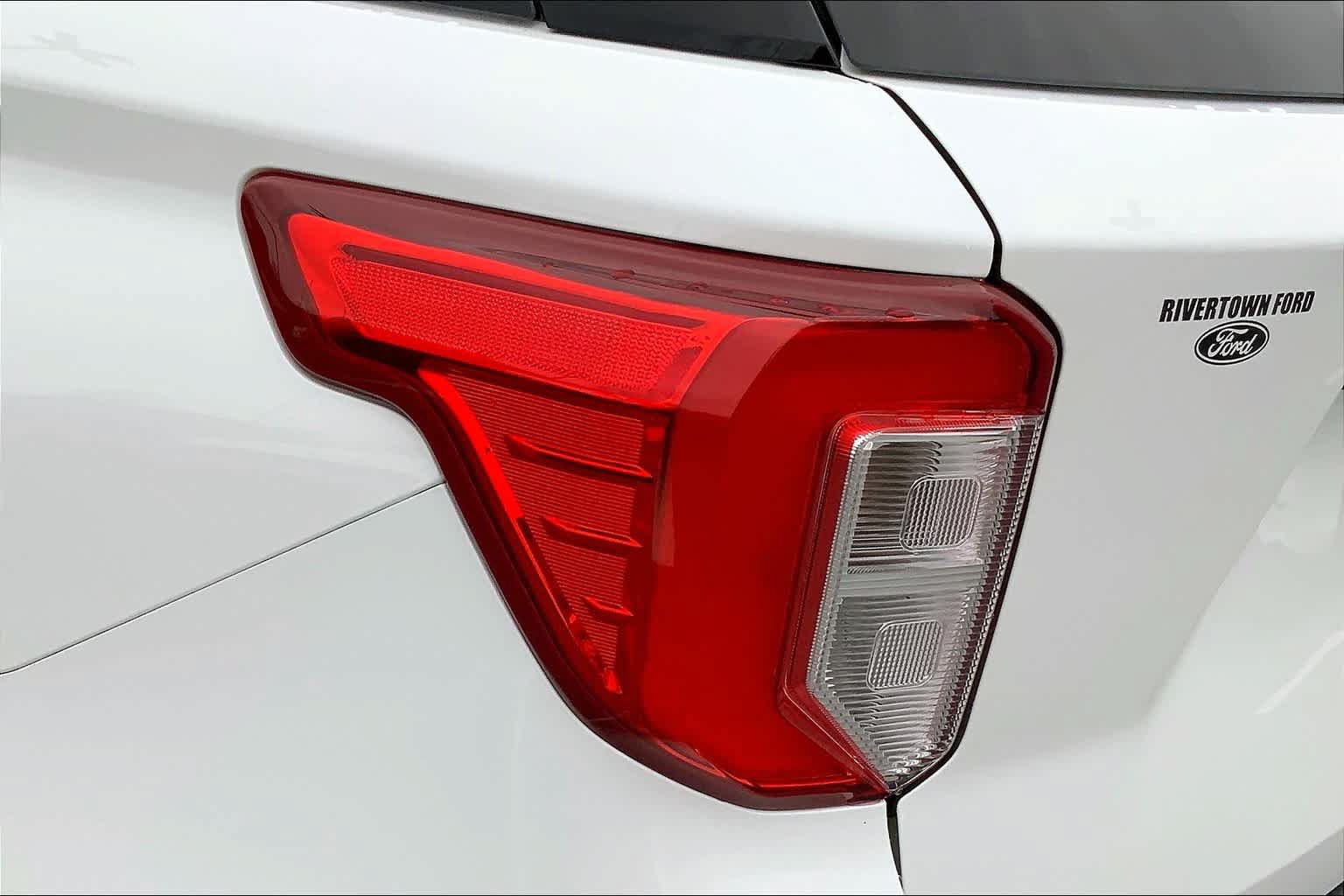 Certified 2022 Ford Explorer XLT w/ Equipment Group 202A RWD image 29