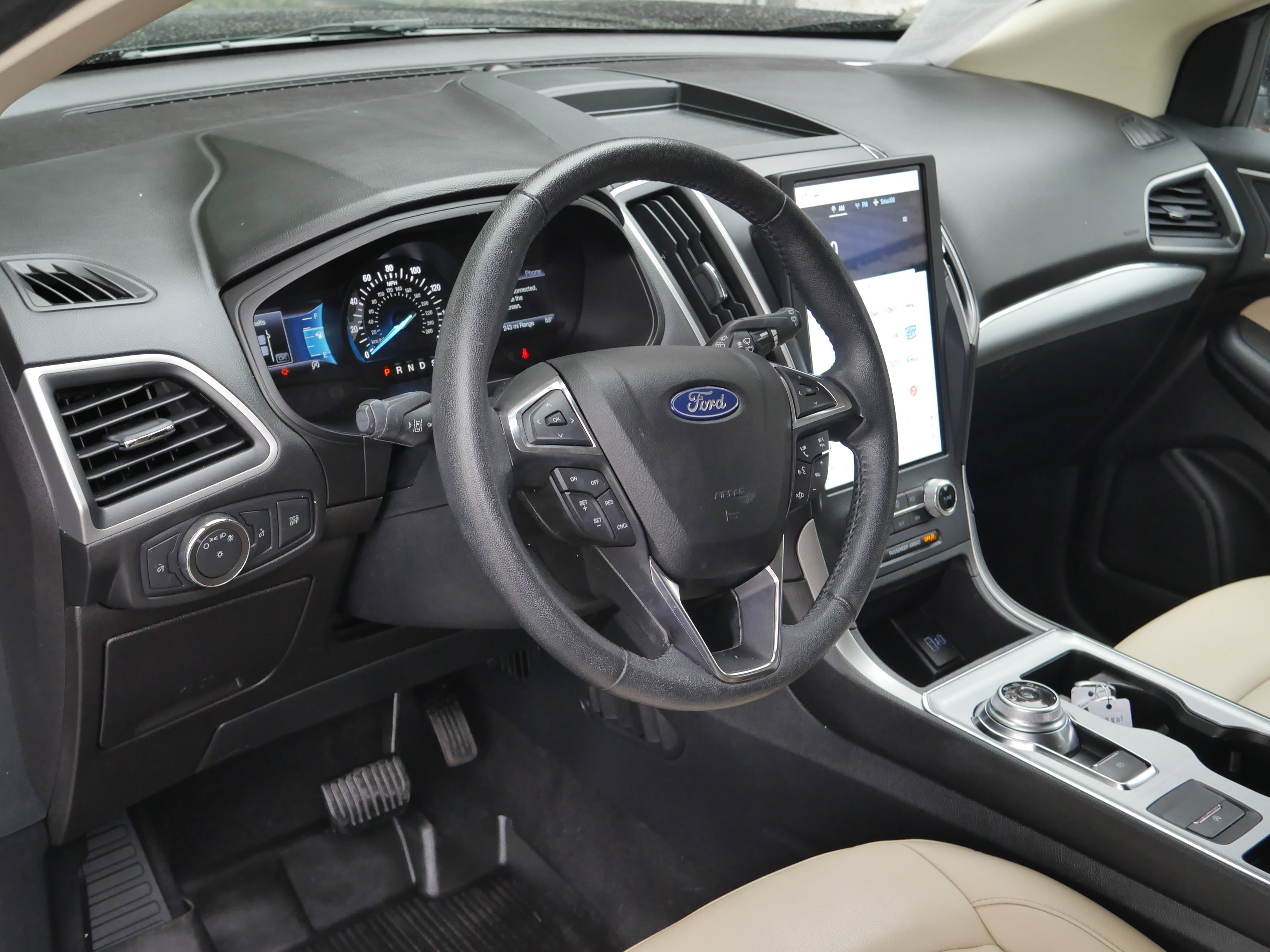 Certified 2022 Ford Edge SEL AWD/4WD image 4