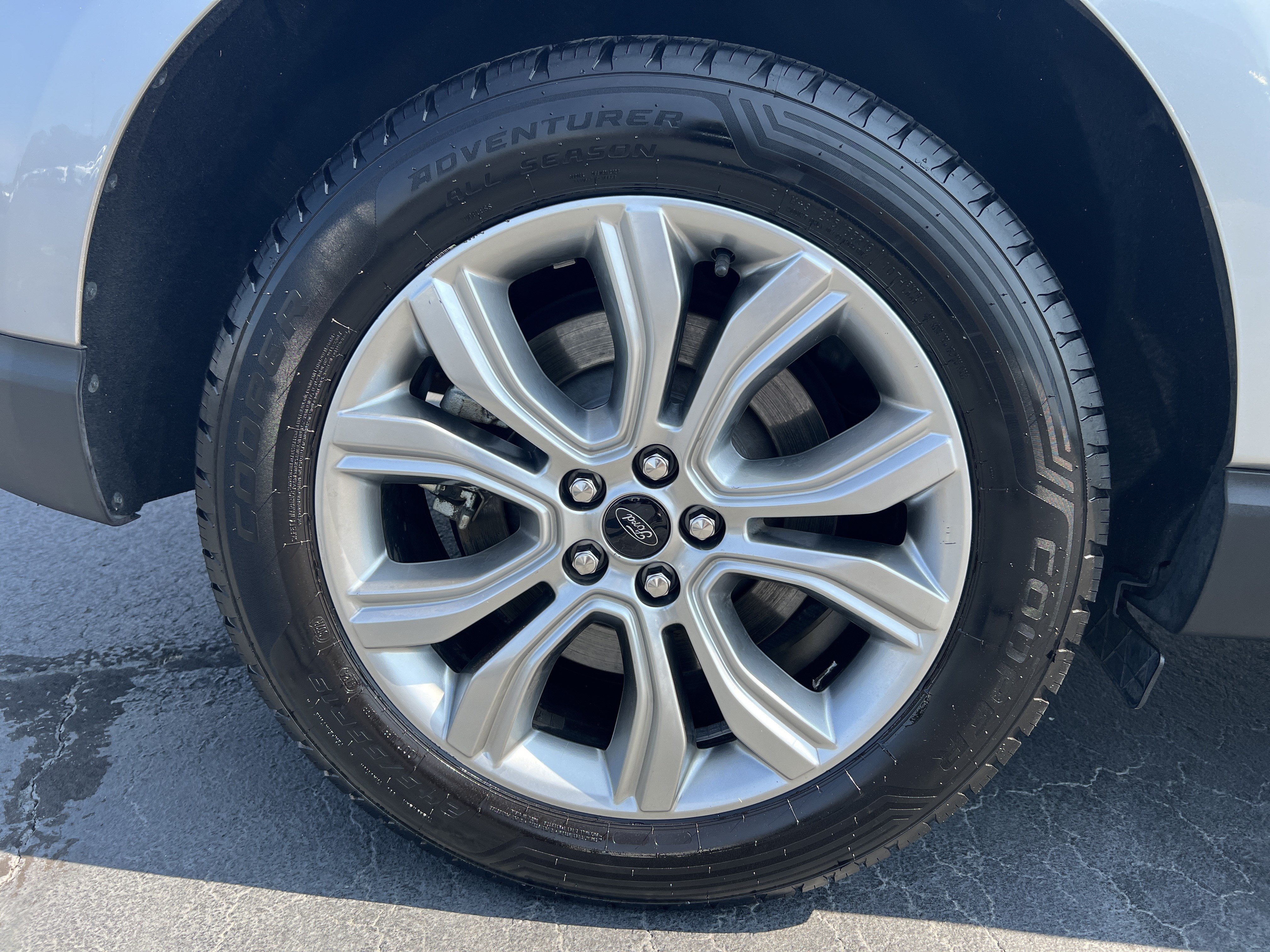Certified 2024 Ford Edge Titanium AWD/4WD image 18