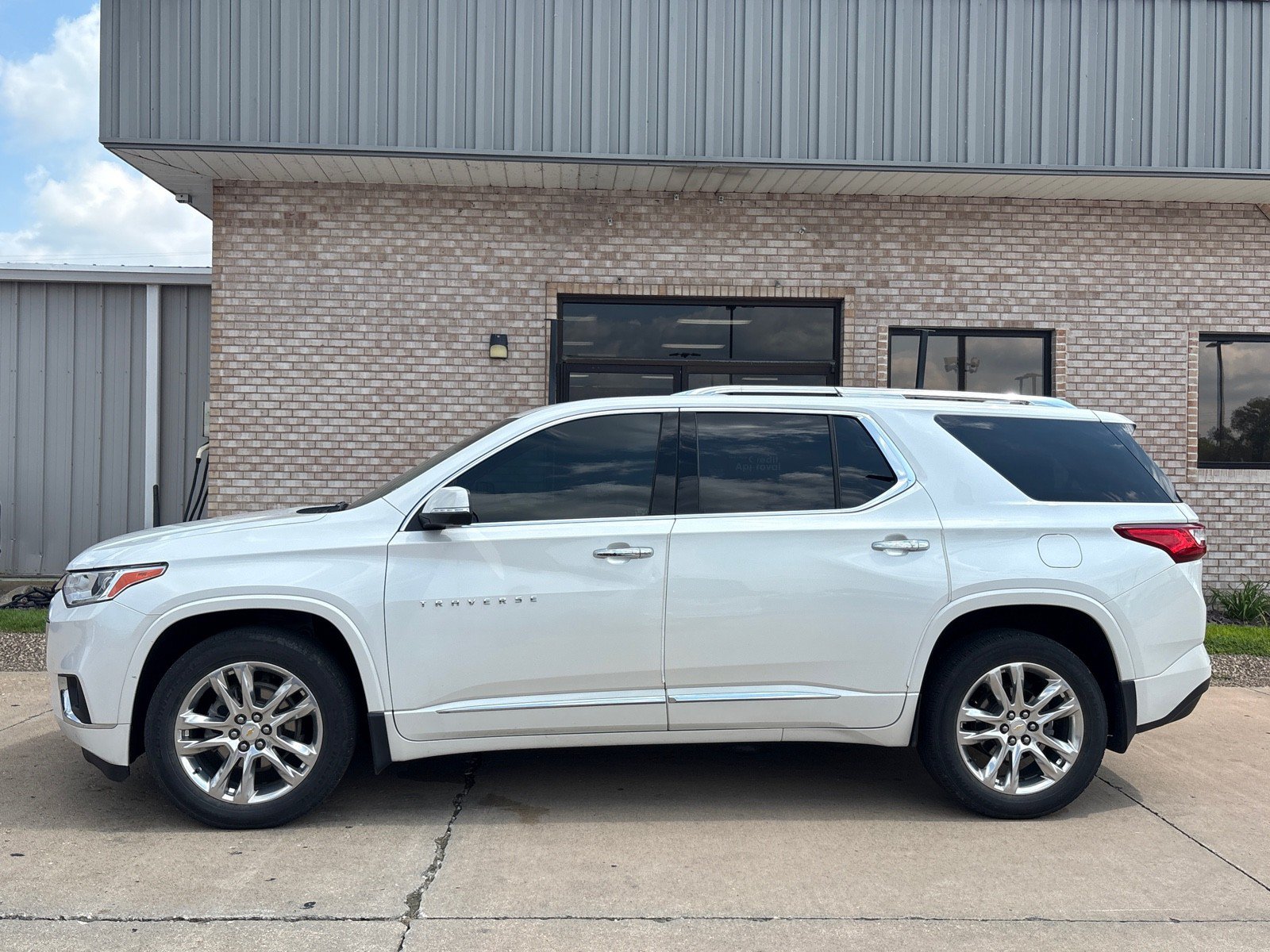 Used 2021 Chevrolet Traverse High Country AWD/4WD image 2