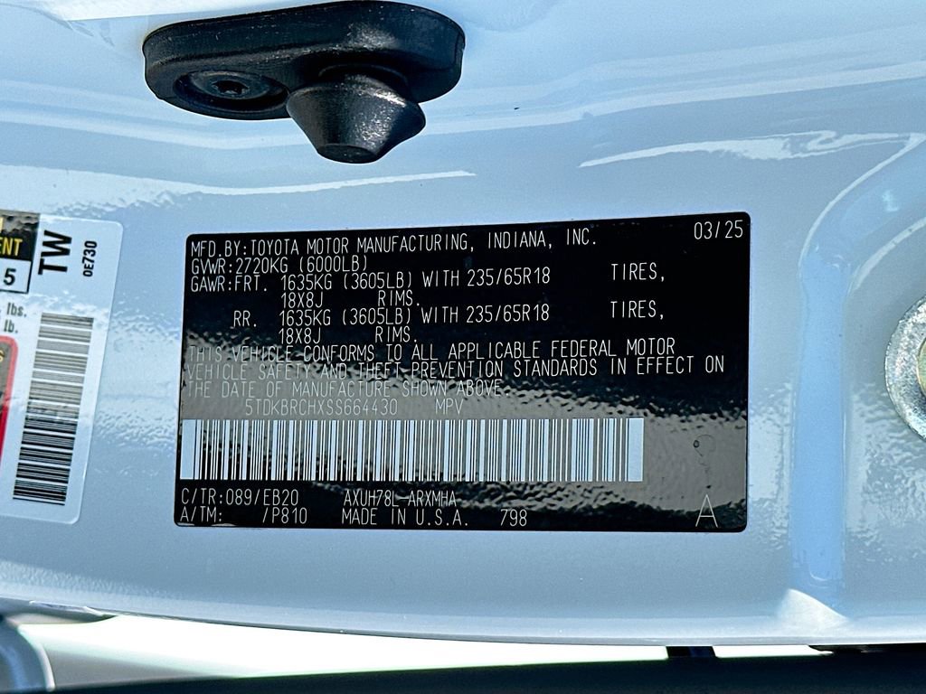Used 2025 Toyota Highlander XLE AWD/4WD image 27