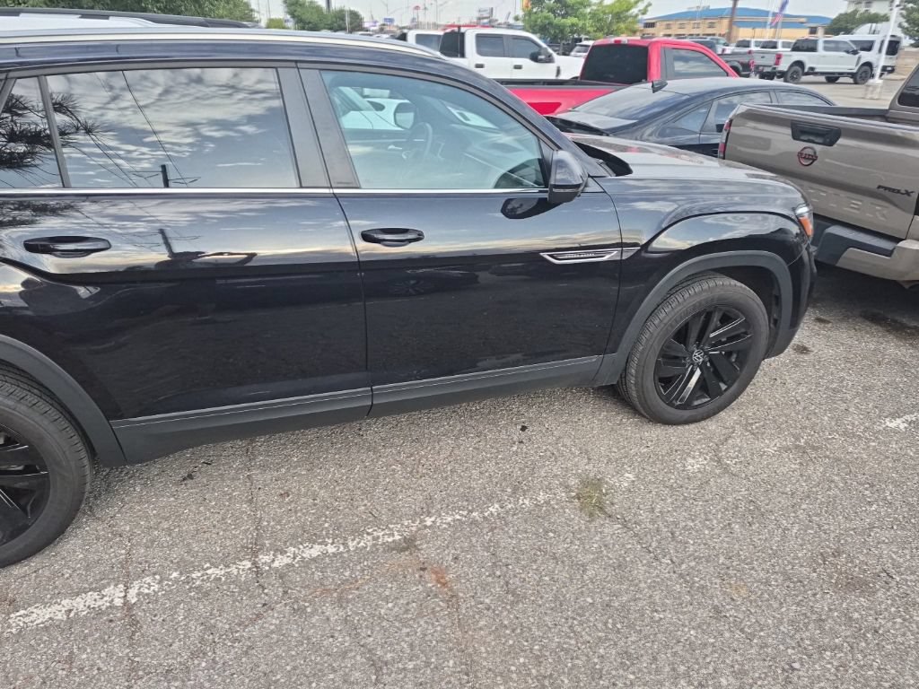 Used 2022 Volkswagen Atlas Cross Sport SE AWD/4WD image 16