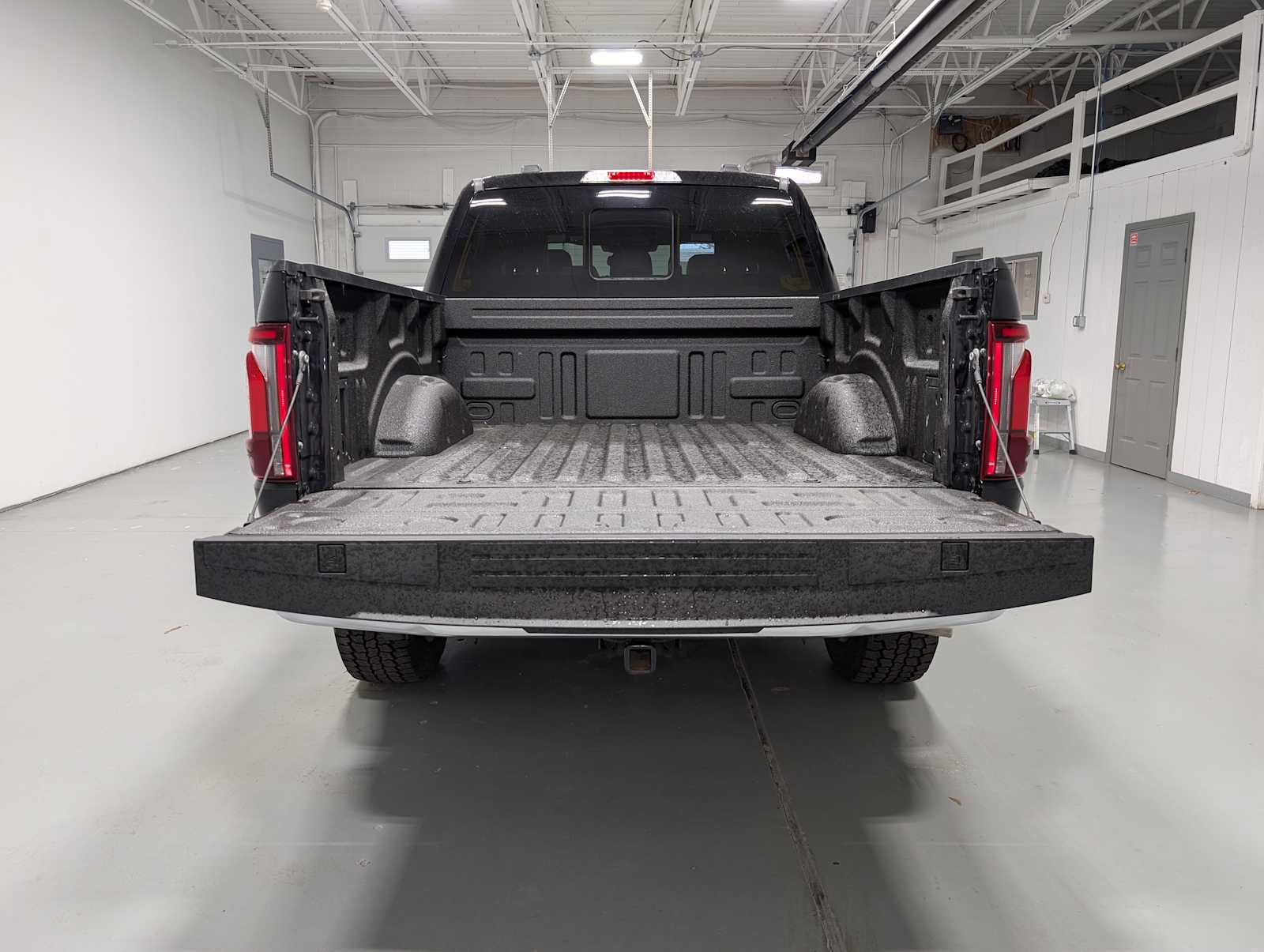 Certified 2024 Ford F150 Lariat w/ Tow/Haul Package AWD/4WD image 45