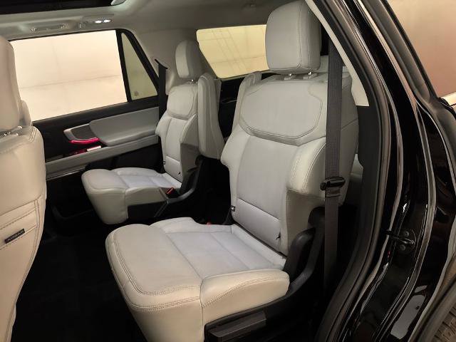 Certified 2025 Ford Expedition Platinum w/ Driver's Package AWD/4WD image 36