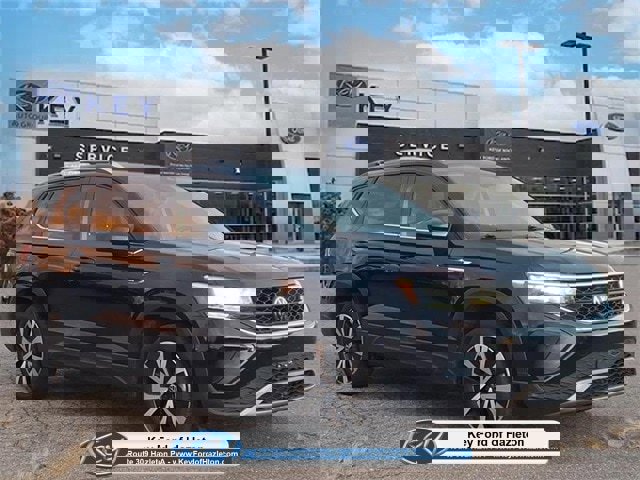 Used 2024 Volkswagen Taos SE image 7