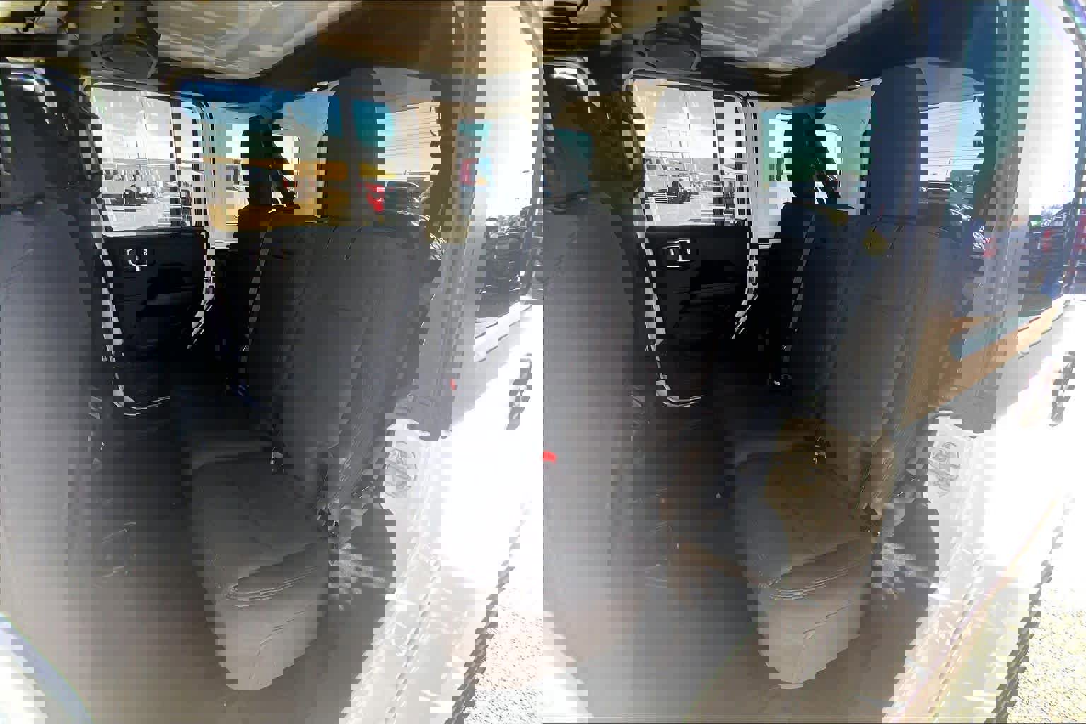 Used 2023 Jeep Wrangler Sahara image 20