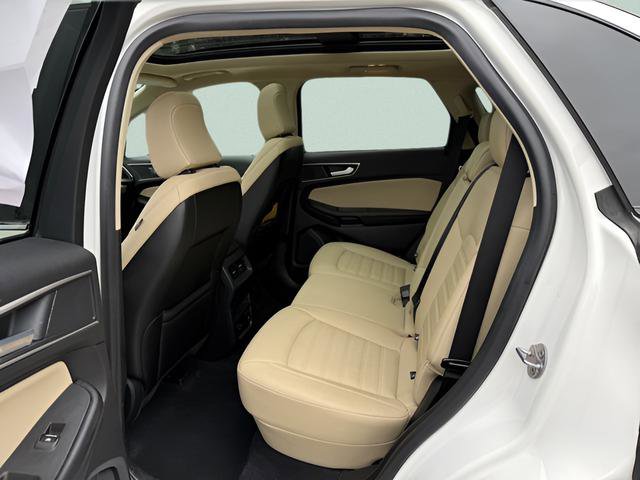 Certified 2022 Ford Edge SEL w/ Convenience Package AWD/4WD image 5