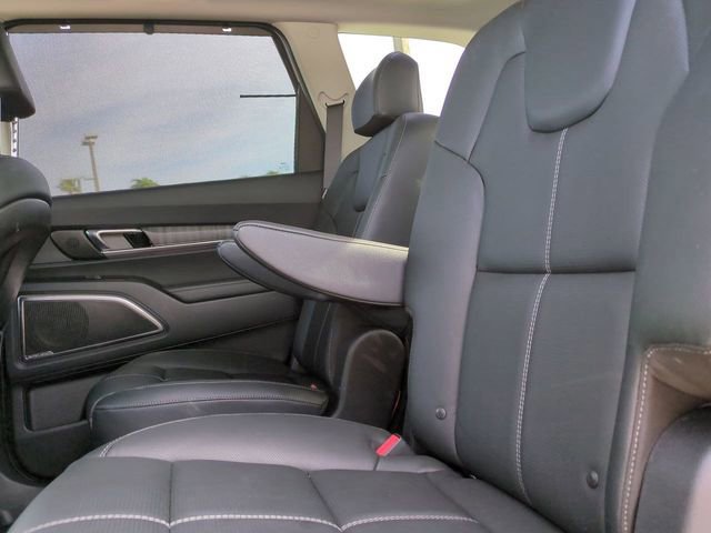 Used 2025 Kia Telluride SX w/ SX Captain's Chair Package image 14