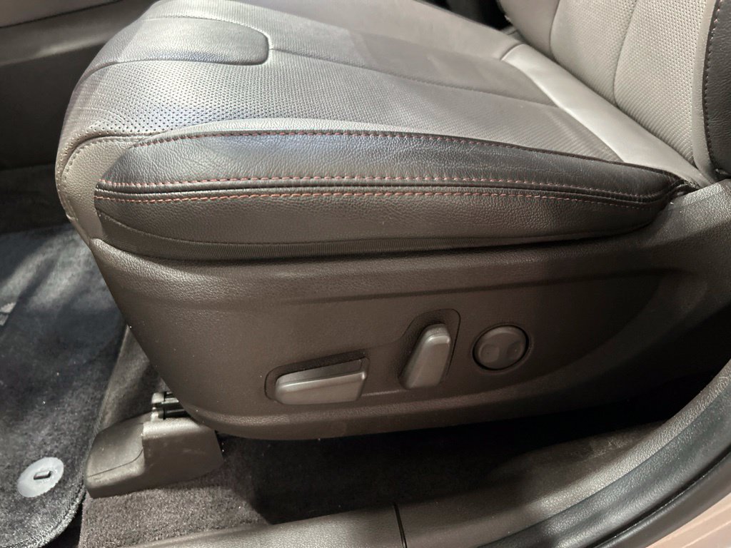 Used 2019 Hyundai Santa Fe Limited AWD/4WD image 11