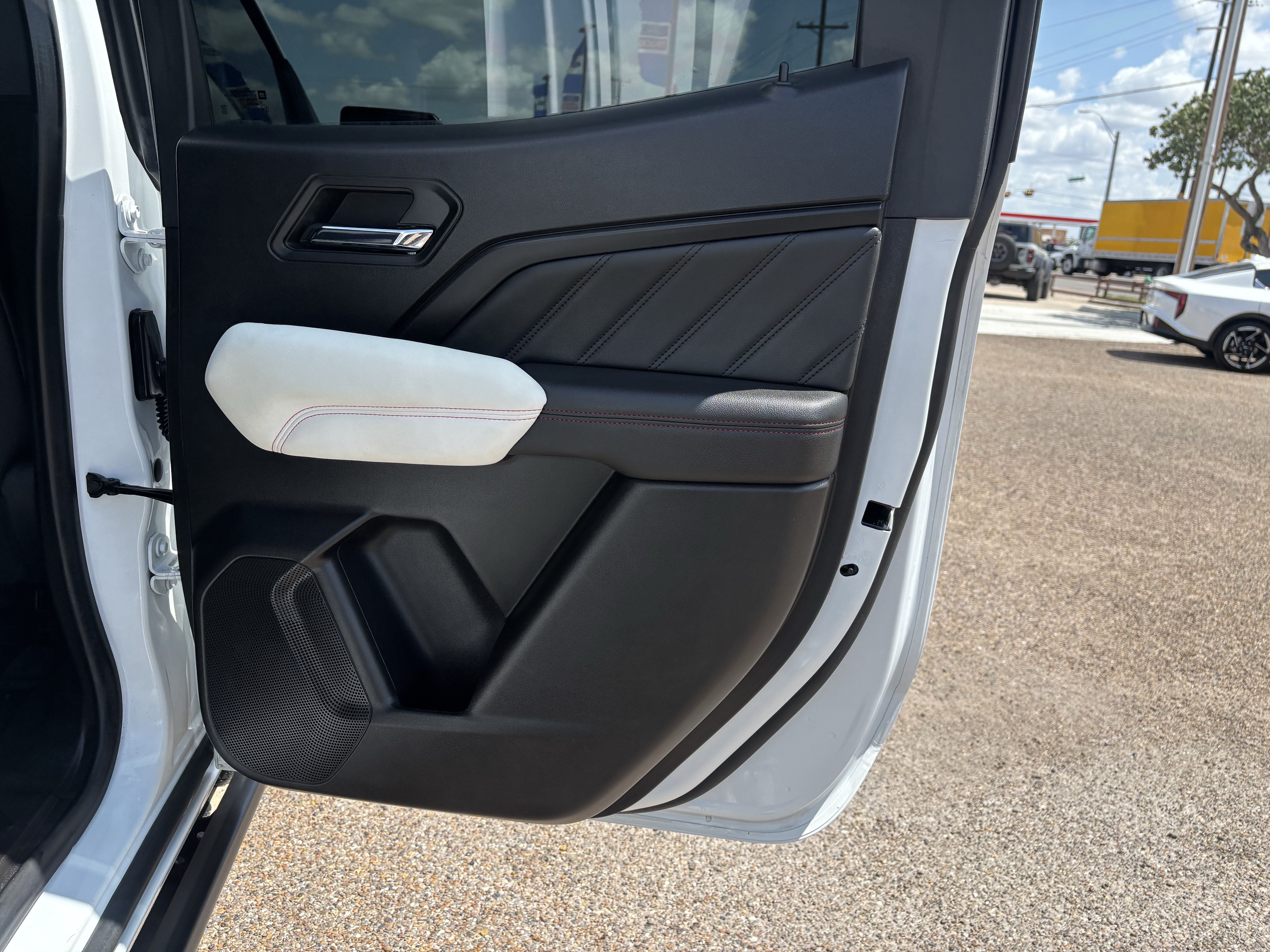 Used 2023 GMC Canyon AT4X AWD/4WD image 18