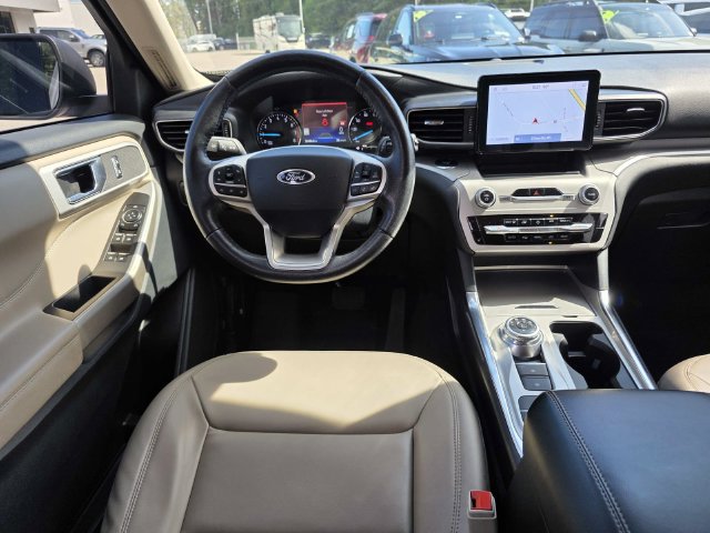 Certified 2023 Ford Explorer XLT w/ Equipment Group 202A RWD image 10